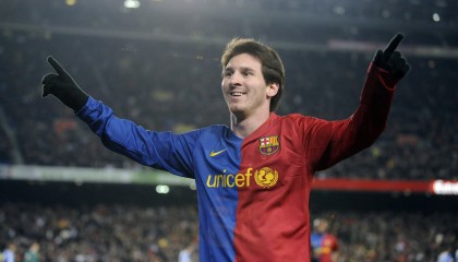 开云体育官方网站-拜仁慕尼黑客场2-0战胜云达不莱梅，豪取七连胜，拜仁慕尼黑客场球衣2021